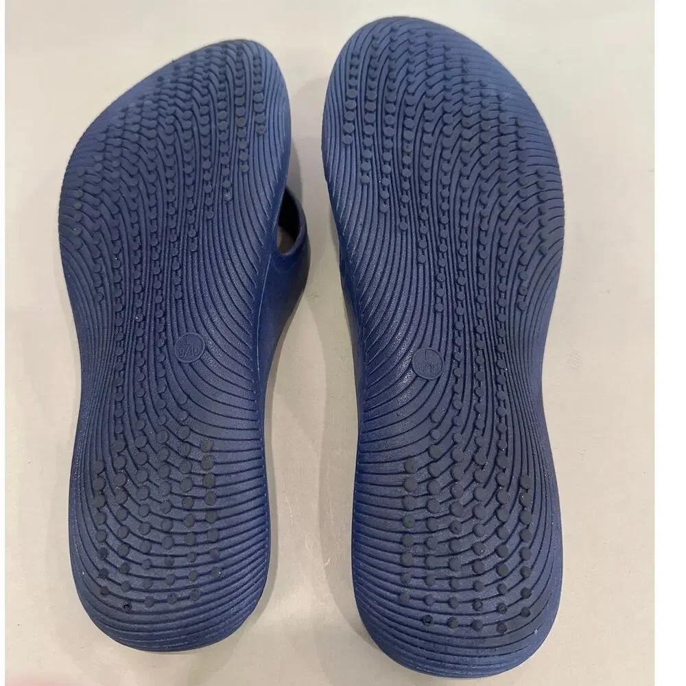 Everlast Womens Size Large 9/10 Flip Flops Pink Purple Blue Ombre Slip On‎ - Picture 3 of 3